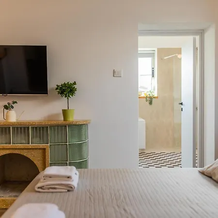 - Unique Staying In Centre Aparthotel 2*