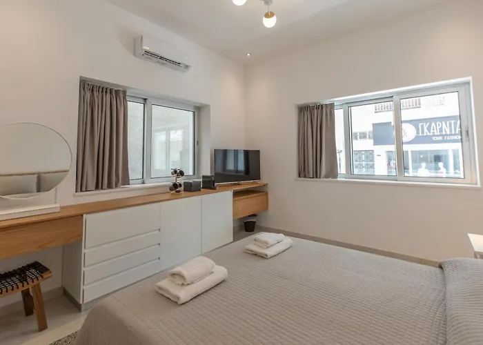 Apartmanhotel - Unique Staying In Centre Paphos