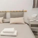 - Unique Staying In Centre Aparthotel 3*
