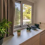 Aparthotel - Unique Staying In Centre 3*