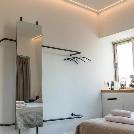- Unique Staying In Centre 3* Пафос