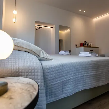 Aparthotel - Unique Staying In Centre