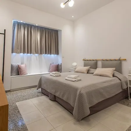 - Unique Staying In Centre Пафос