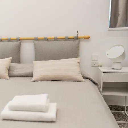 - Unique Staying In Centre Апарт-отель 3*