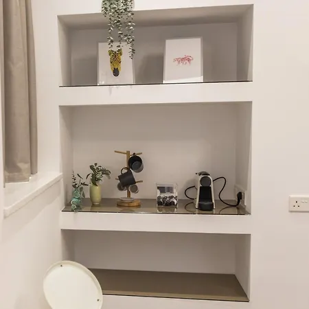 Апарт-отель - Unique Staying In Centre Пафос