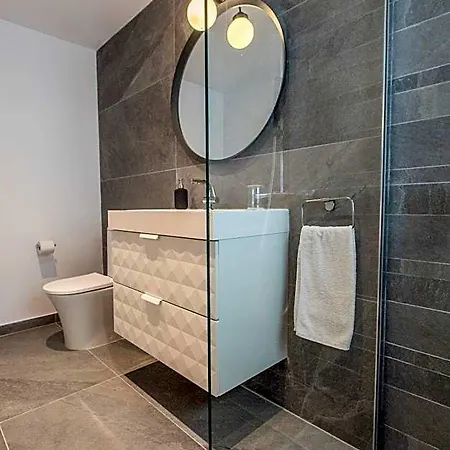 - Unique Staying In Centre Апарт-отель