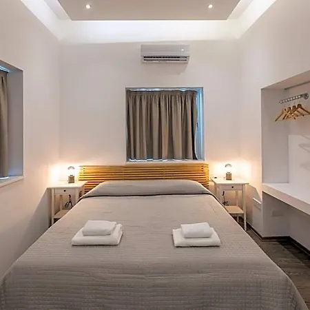 - Unique Staying In Centre Апарт-отель Пафос