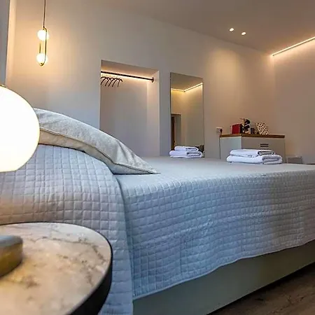- Unique Staying In Centre