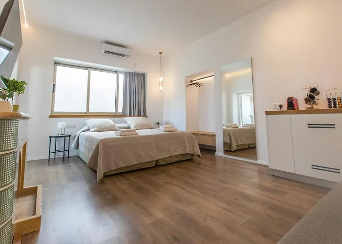 - Unique Staying In Centre Ξενοδοχείο με διαμερίσματα Πάφος